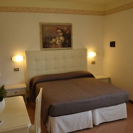Hotel Marilu ايراكليا ماري المظهر الخارجي الصورة