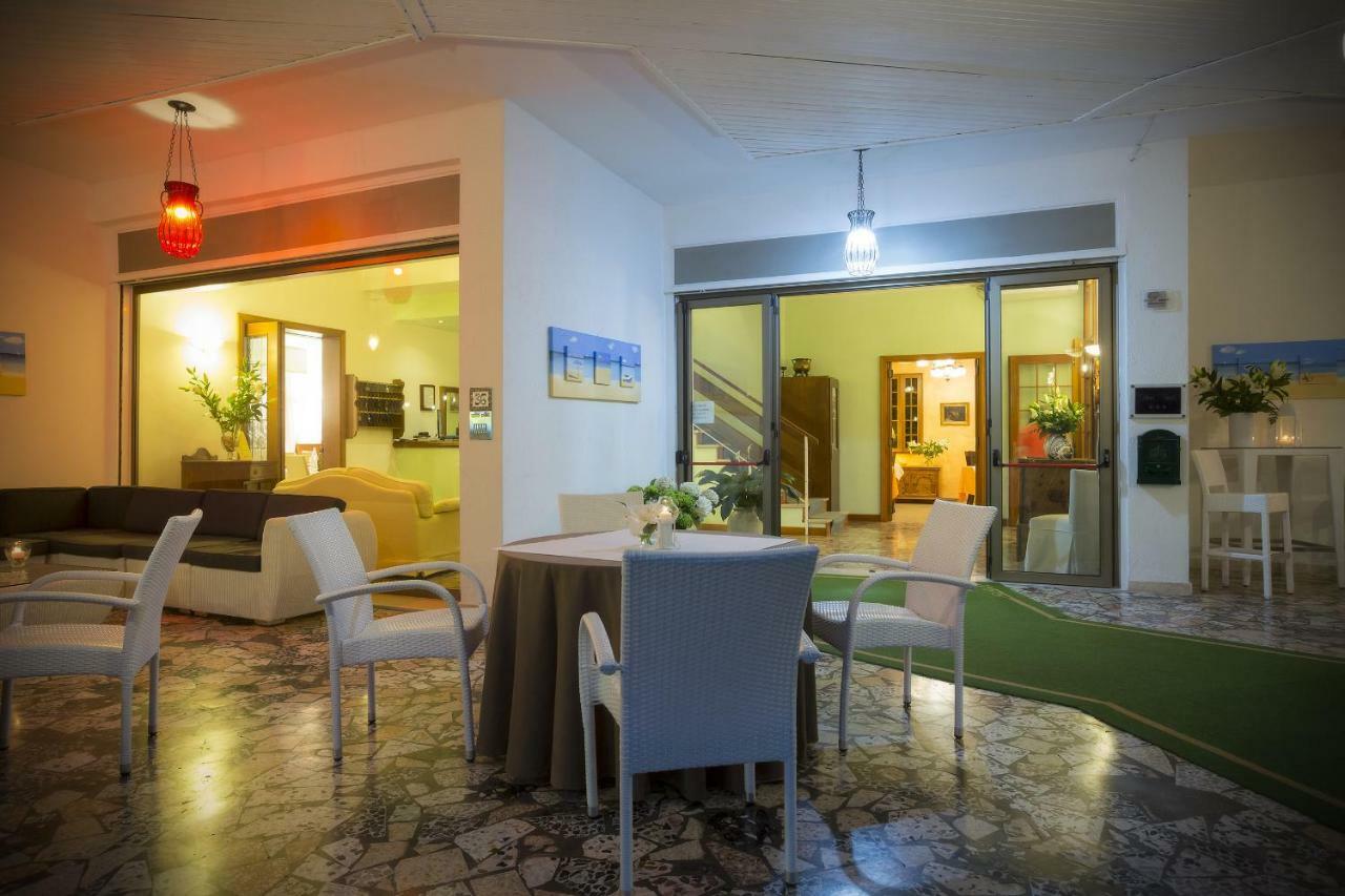Hotel Marilu ايراكليا ماري المظهر الخارجي الصورة