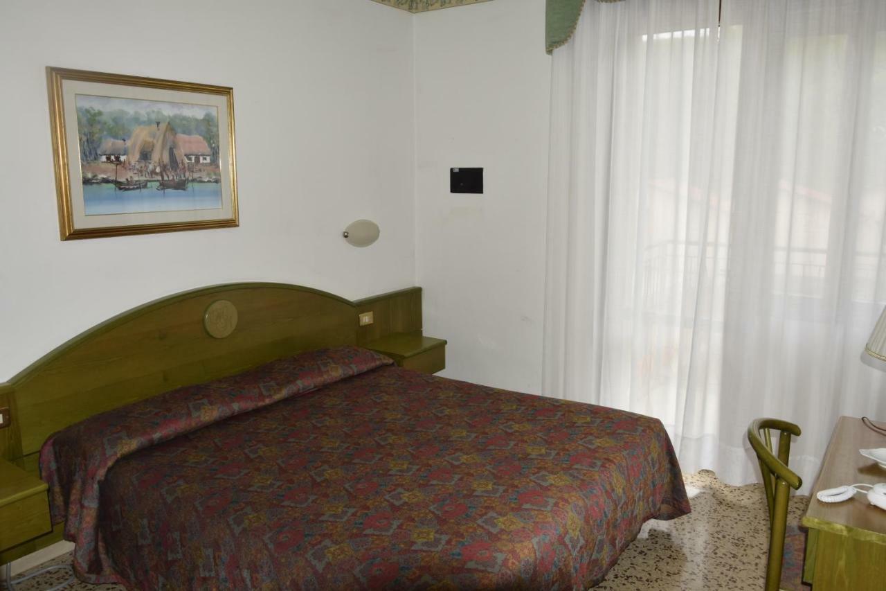 Hotel Marilu ايراكليا ماري المظهر الخارجي الصورة